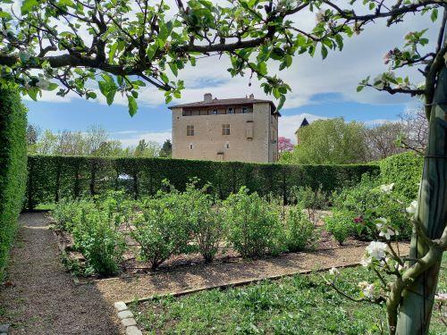 Salon loisirs et tourisme en famille - le château de Saint Bernard